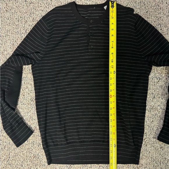 Vince men’s Henley light sweater in black with grey stripes and elbow patches. M - Picture 3 of 4